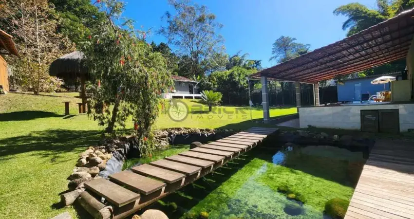Casa com 2 quartos sendo 1 suíte, 135 m² em Albuquerque - Teresópolis/RJ.