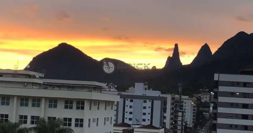 Cobertura linear à venda com 3 quartos sendo 1 suíte, 200 m² em Agriões - Teresópolis/RJ.