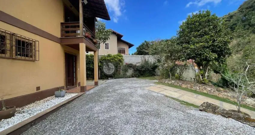 Casa independente para venda com 3 quartos sendo 2 suítes no Panorama, Teresópolis/RJ.