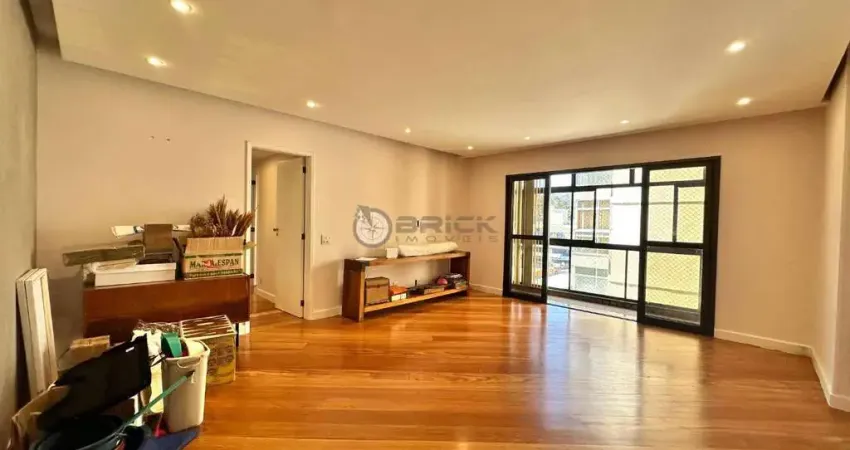 Apartamento à venda com 2 quartos sendo 1 suíte + dependência, 100 m² na Várzea Teresópolis/RJ.