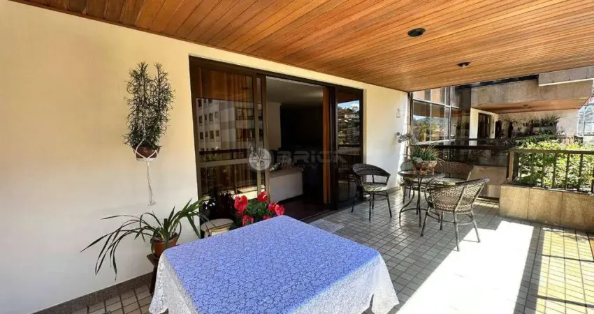 Apartamento à venda com 4 quartos sendo 2 suítes, 210 m² na Várzea - Teresópolis/RJ.