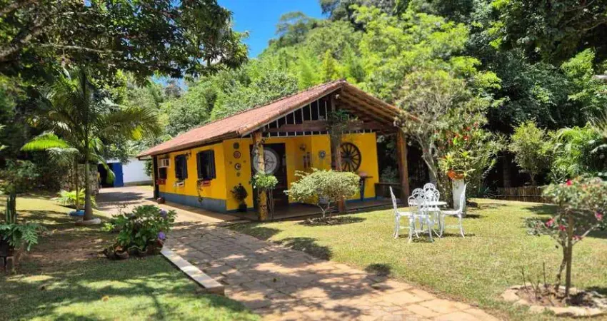 Sítio à venda com 8 quartos sendo 3 suítes, 52 mil m² de terreno na Colônia Alpina - Teresópolis/RJ.