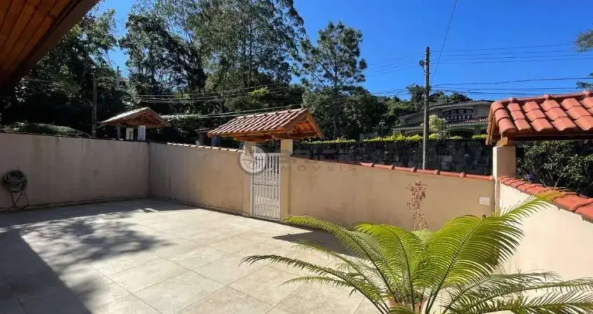 Casa à venda com 3 quartos em condomínio no Comary - Teresópolis/RJ.