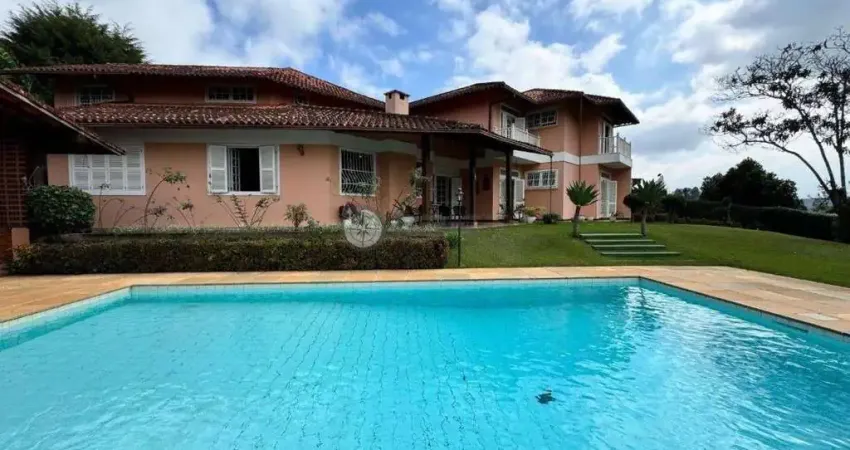 Casa para venda com 5 quartos e terreno de mais de 1.100 m³ em Albuquerque, Teresópolis/RJ.