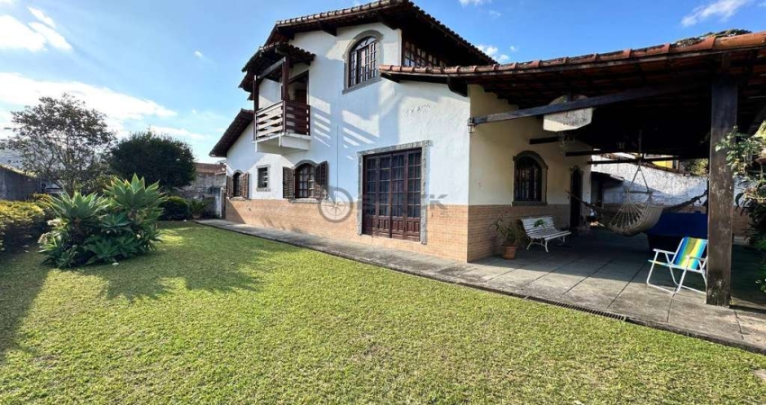 Casa á venda com 5 quartos sendo 2 suítes, 200 m² na Tijuca - Teresópolis/RJ.