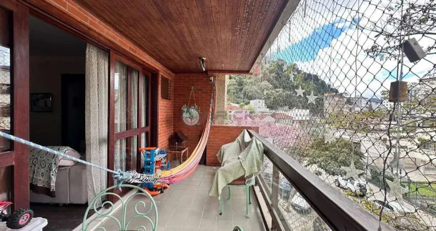 Apartamento à venda com 3 quartos sendo 1 suíte, 120 m² em Agriões - Teresópolis/RJ.