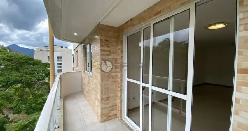 Apartamento para locação com 3 quartos sendo 1 suíte, 90 m² na tijuca - teresópolis/rj.