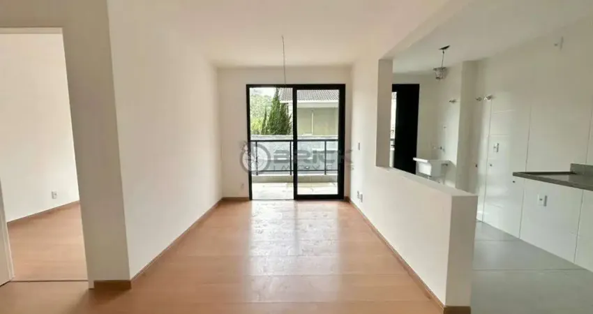 Apartamento à venda com 2 quartos sendo 1 suíte, 70m² na várzea - teresópolis/rj.