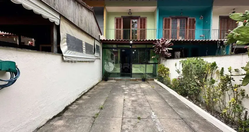 Casa à venda com 3 quartos sendo 1 suíte, 120 m² em albuquerque - teresópolis/rj.