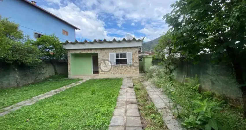 Casa para locação com 2 quartos, 80 m² em fátima - teresópolis/rj.