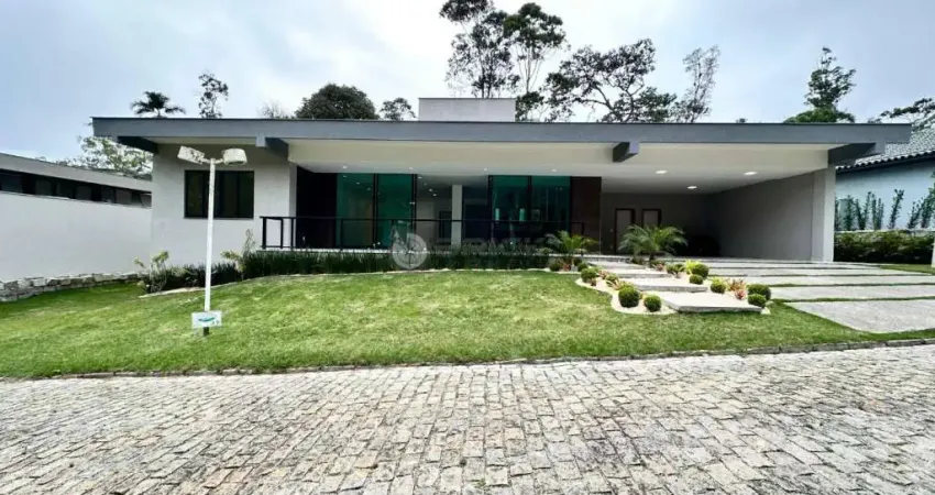 Casa em condomínio à venda com 3 suítes, 280 m² em quebra frascos - teresópolis/rj.