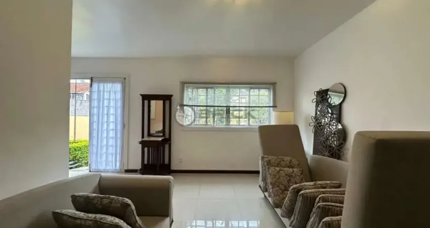 Casa para locação com 5 quartos na cascata guarani, teresópolis/rj.