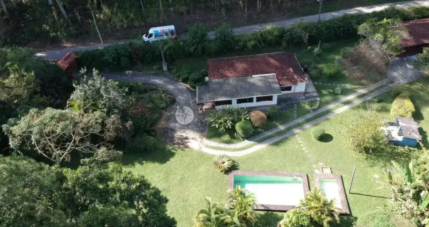 Sítio à venda com 7 quartos sendo 1 suíte, 108 m² em vargem grande - teresópolis/rj.