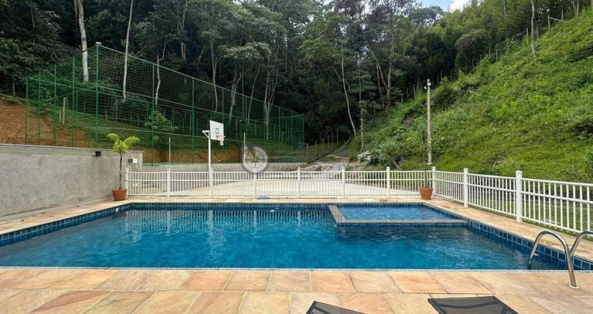 Casa com 2 quartos em condomínio na Tijuca - Teresópolis/RJ.