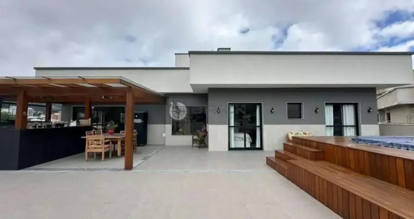 Cobertura à venda com 3 suítes + dependência, 390 m² no alto - teresópolis/rj.