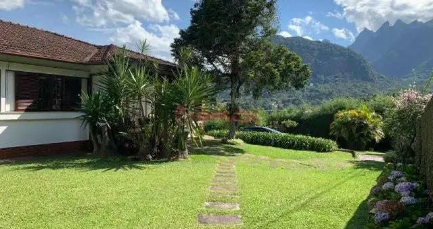 Casa linear com 3 quartos e + uma casa em anexo no Caxangá - Teresópolis/RJ.