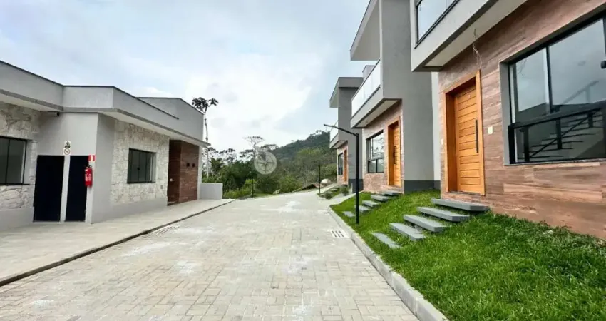 Casa em condomínio à venda com 3 quartos sendo 1 suíte, 116.74 m² no golfe - teresópolis/rj.
