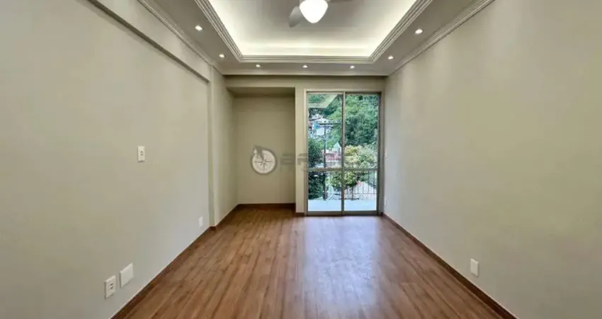 Apartamento à venda com 2 quartos, 72 m² na várzea - teresópolis/rj.