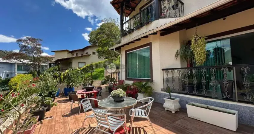 Casa à venda com 3 quartos sendo 1 suíte, 178.84 m² em Vargem Grande - Teresópolis/RJ.