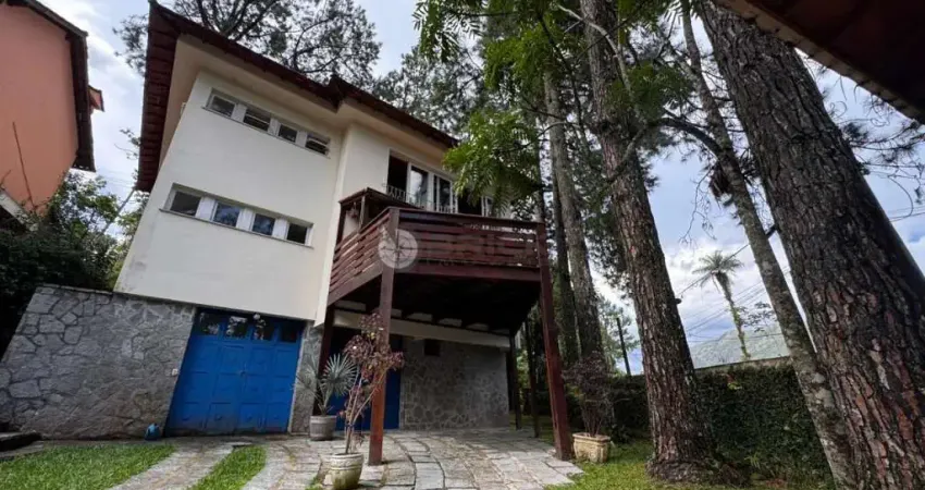 Casa à venda com 3 quartos sendo 1 suíte, 98 m² na Granja Guarani - Teresópolis/RJ.