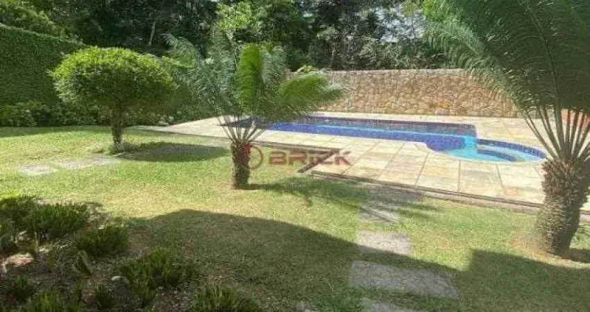 Casa independente com 5 quartos sendo 4 suíte na Iúcas - Teresópolis/RJ.