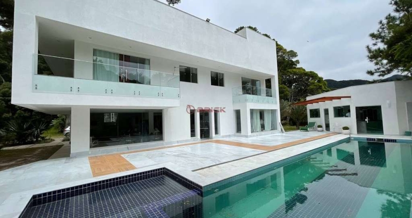 Casa com 4 suítes em condomínio no Comary - Teresópolis/RJ.