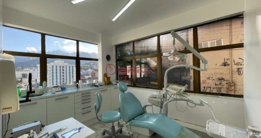 Sala comercial com 65 m² no Centro, Teresópolis/RJ.