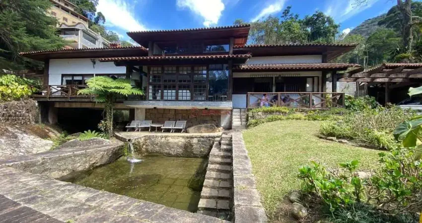 Casa independente com 3 quartos no Parque do Ingá - Teresópolis/RJ