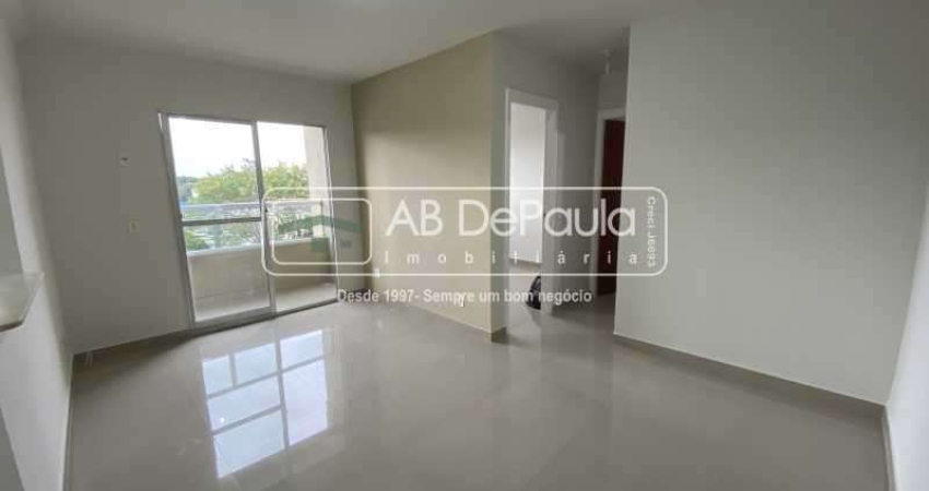 Apartamento com 2 quartos para alugar na Avenida Alberico Dinis, Jardim Sulacap, Rio de Janeiro