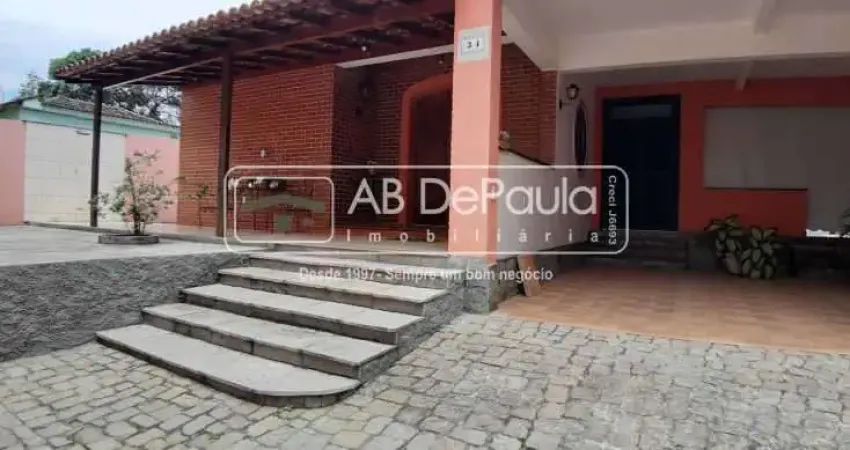 Casa com 3 quartos à venda na Rua Comandante Estanislau, Jardim Sulacap, Rio de Janeiro