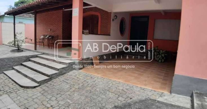 Casa com 3 quartos à venda na Rua Comandante Estanislau, Jardim Sulacap, Rio de Janeiro