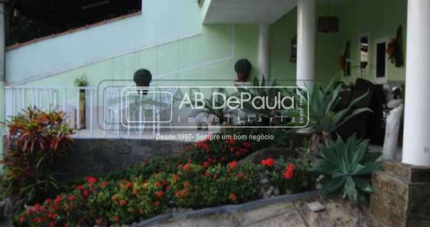 Casa em condomínio fechado com 4 quartos à venda na Estrada do Cafundá, Taquara, Rio de Janeiro