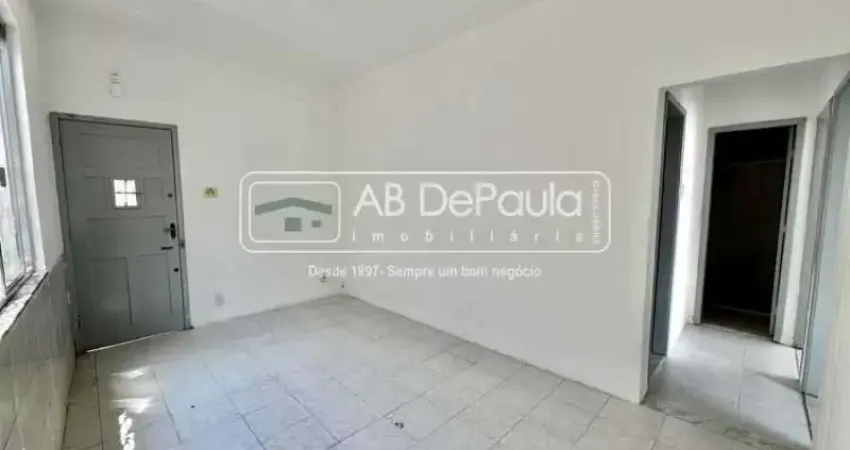Apartamento com 2 quartos para alugar na Avenida de Santa Cruz, Realengo, Rio de Janeiro