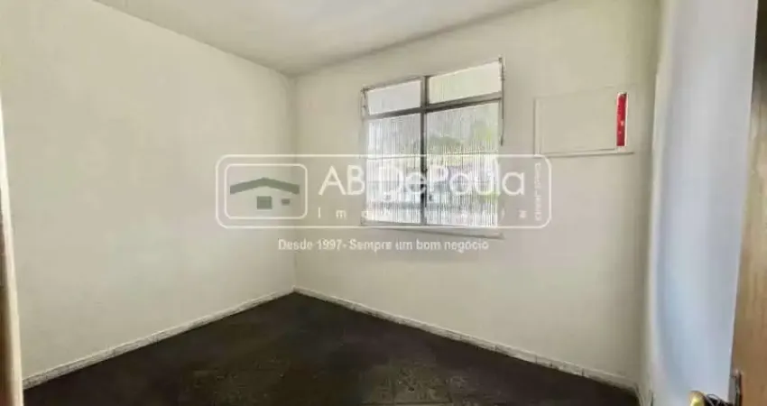 Apartamento com 2 quartos para alugar na Rua Piraquara, Realengo, Rio de Janeiro