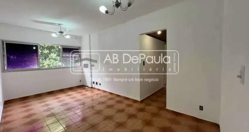 Apartamento com 3 quartos para alugar na Avenida de Santa Cruz, Realengo, Rio de Janeiro