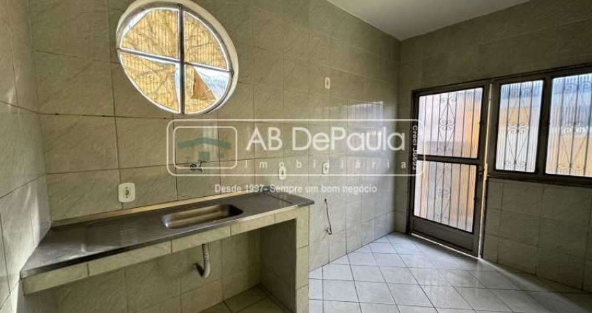 Apartamento com 3 quartos para alugar na Avenida Marechal Fontenelle, Magalhães Bastos, Rio de Janeiro