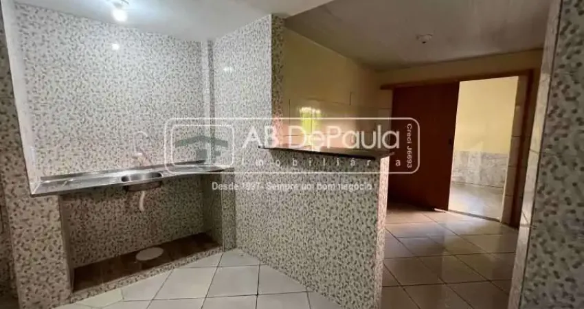 Casa com 2 quartos para alugar na Rua Regência, Realengo, Rio de Janeiro