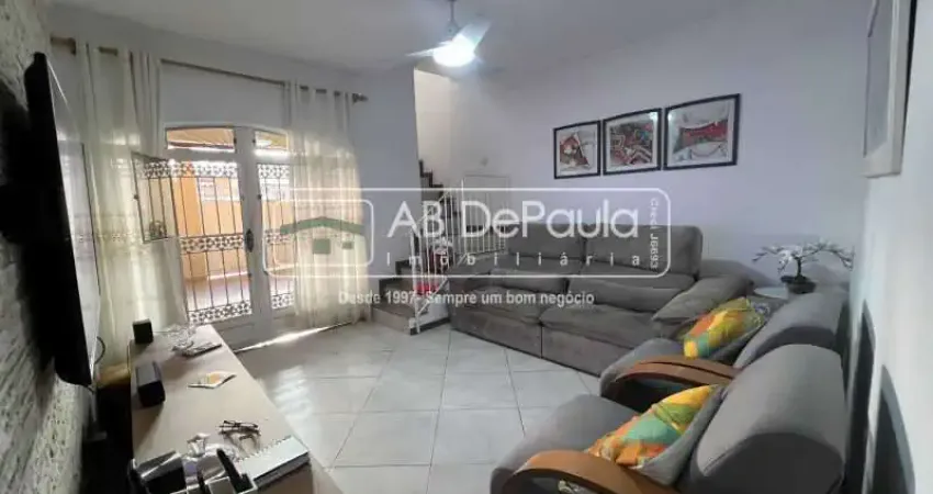 Casa com 3 quartos à venda na Avenida Marechal Fontenelle, Jardim Sulacap, Rio de Janeiro