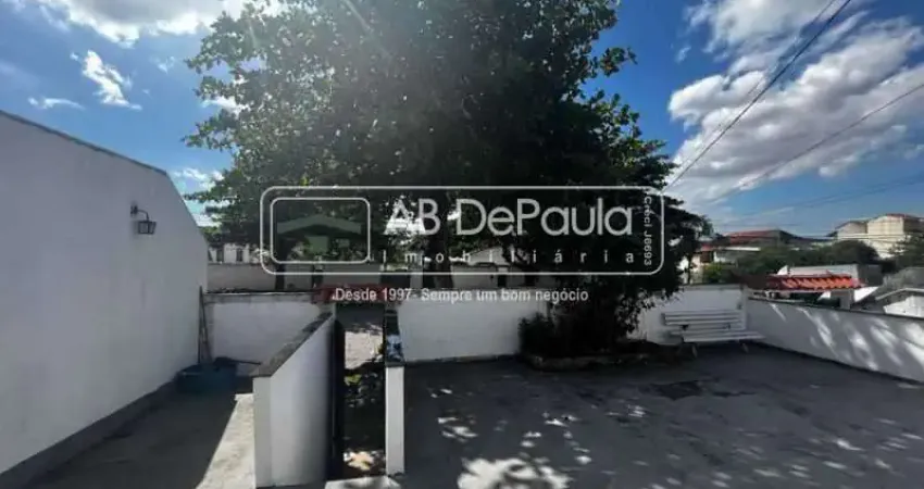 Casa com 3 quartos à venda na Rua Euzebio de Almeida, Jardim Sulacap, Rio de Janeiro