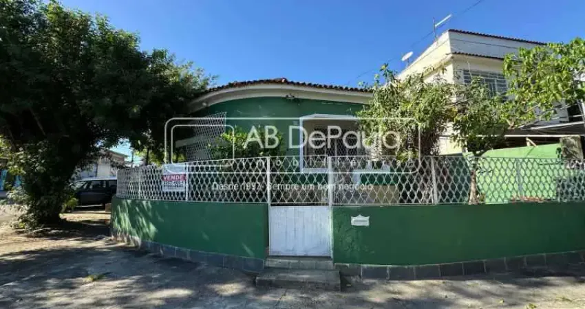 Casa com 3 quartos à venda na Rua Nuncio Ostni, Realengo, Rio de Janeiro