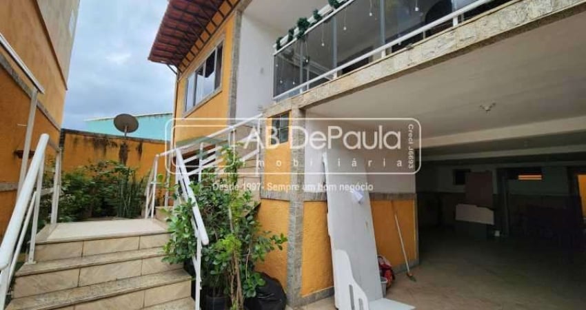 Casa com 3 quartos à venda na Rua Teodoro Sampaio, Jardim Sulacap, Rio de Janeiro