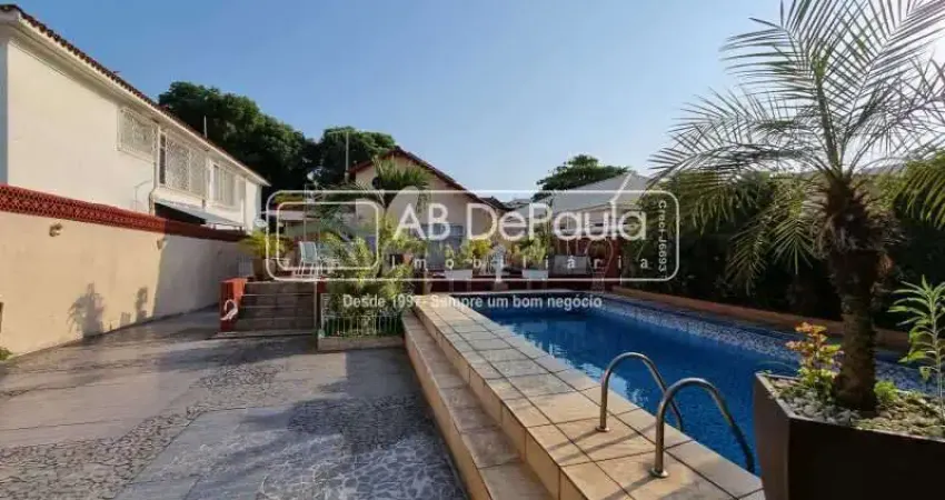 Casa com 4 quartos à venda na Rua Potirendaba, Vila Valqueire, Rio de Janeiro