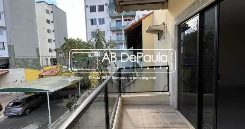 Casa em condomínio fechado com 4 quartos à venda na Rua Vitório Libonati, Vila Valqueire, Rio de Janeiro