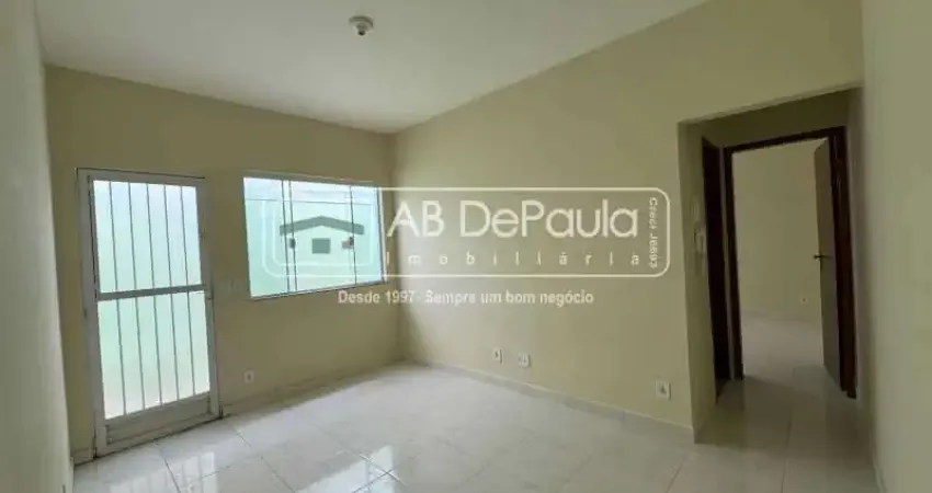 Casa com 1 quarto para alugar na Rua Almeida e Sousa, Magalhães Bastos, Rio de Janeiro