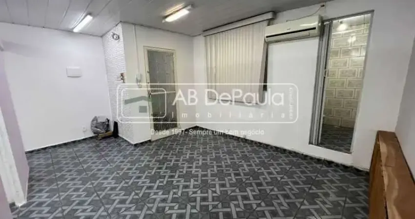 Sala comercial com 1 sala para alugar na Avenida Marechal Fontenele, Jardim Sulacap, Rio de Janeiro