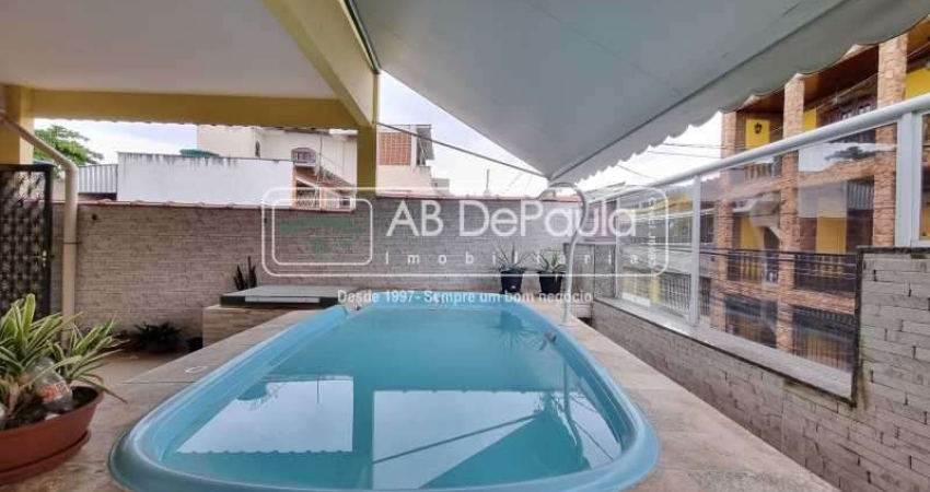 Casa com 2 quartos à venda na Avenida Marechal Fontenele, Jardim Sulacap, Rio de Janeiro