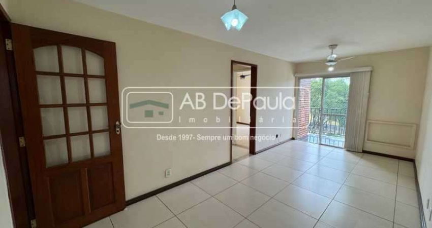 Apartamento com 2 quartos para alugar na Rua General Sezefredo, Realengo, Rio de Janeiro