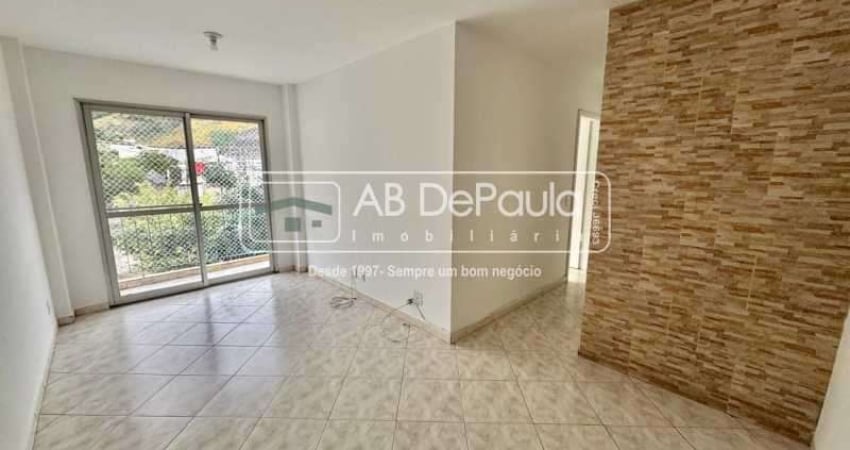 Apartamento com 2 quartos para alugar na Rua Otton da Fonseca, Jardim Sulacap, Rio de Janeiro