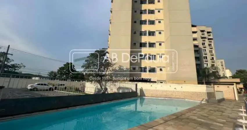Apartamento com 2 quartos para alugar na Avenida Alberico Dinis, Jardim Sulacap, Rio de Janeiro