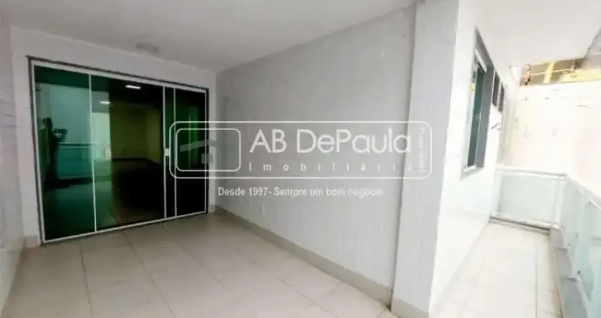 Taquara - apartamento em prédio único com elevador, com 112m2, sol da manhã, 03 quartos sendo (02 suites)